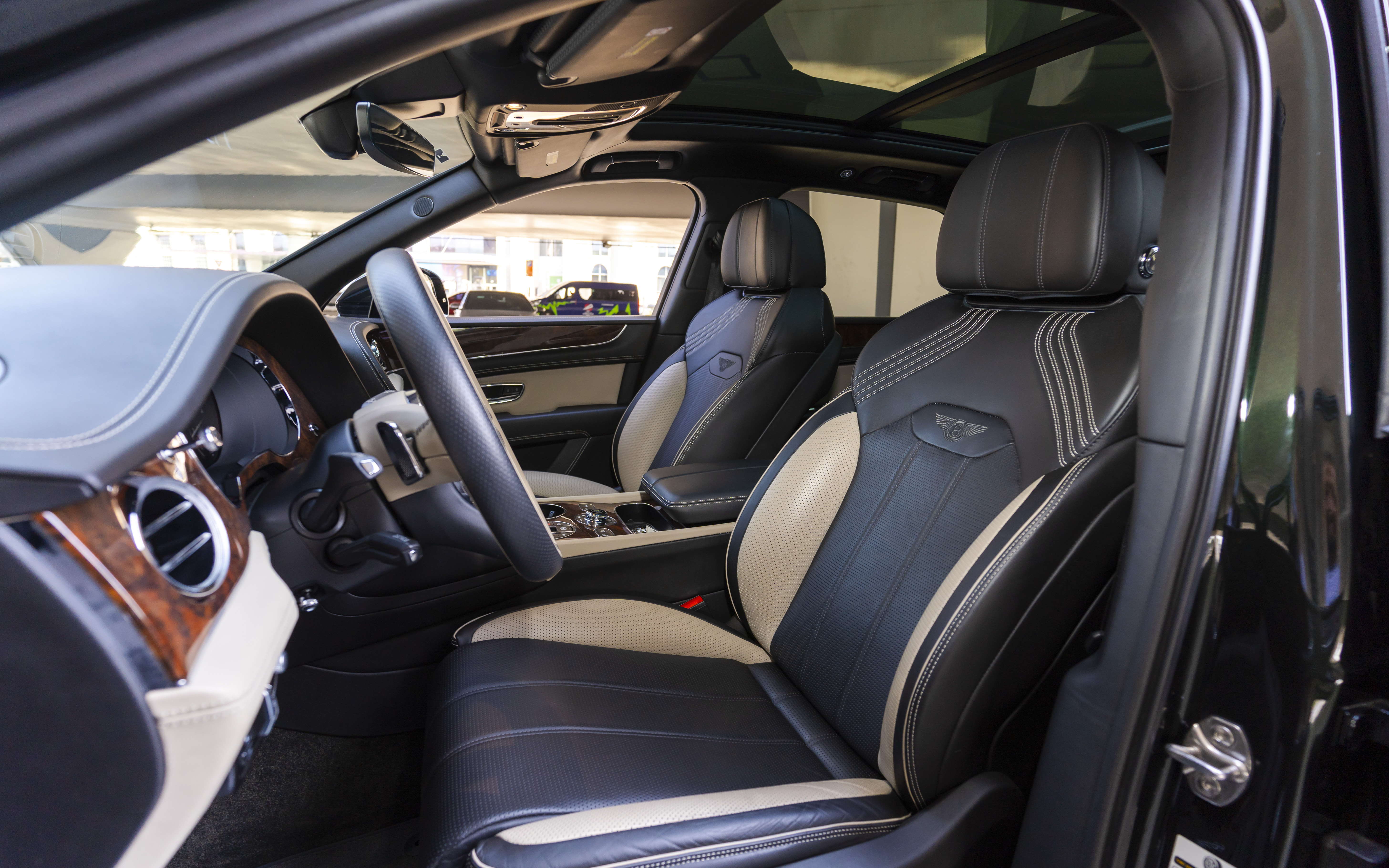 Car thumbnail 5